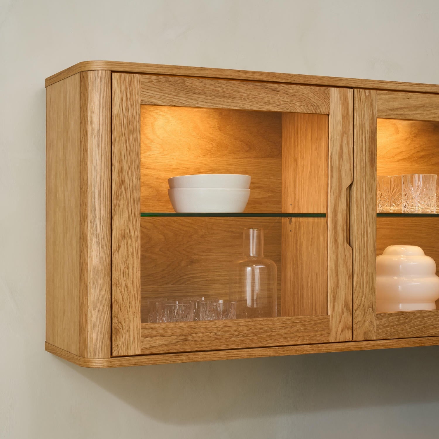 Nyborg Wandschrank mit LED-Beleuchtung - 180 cm breit - Wildeiche Natur