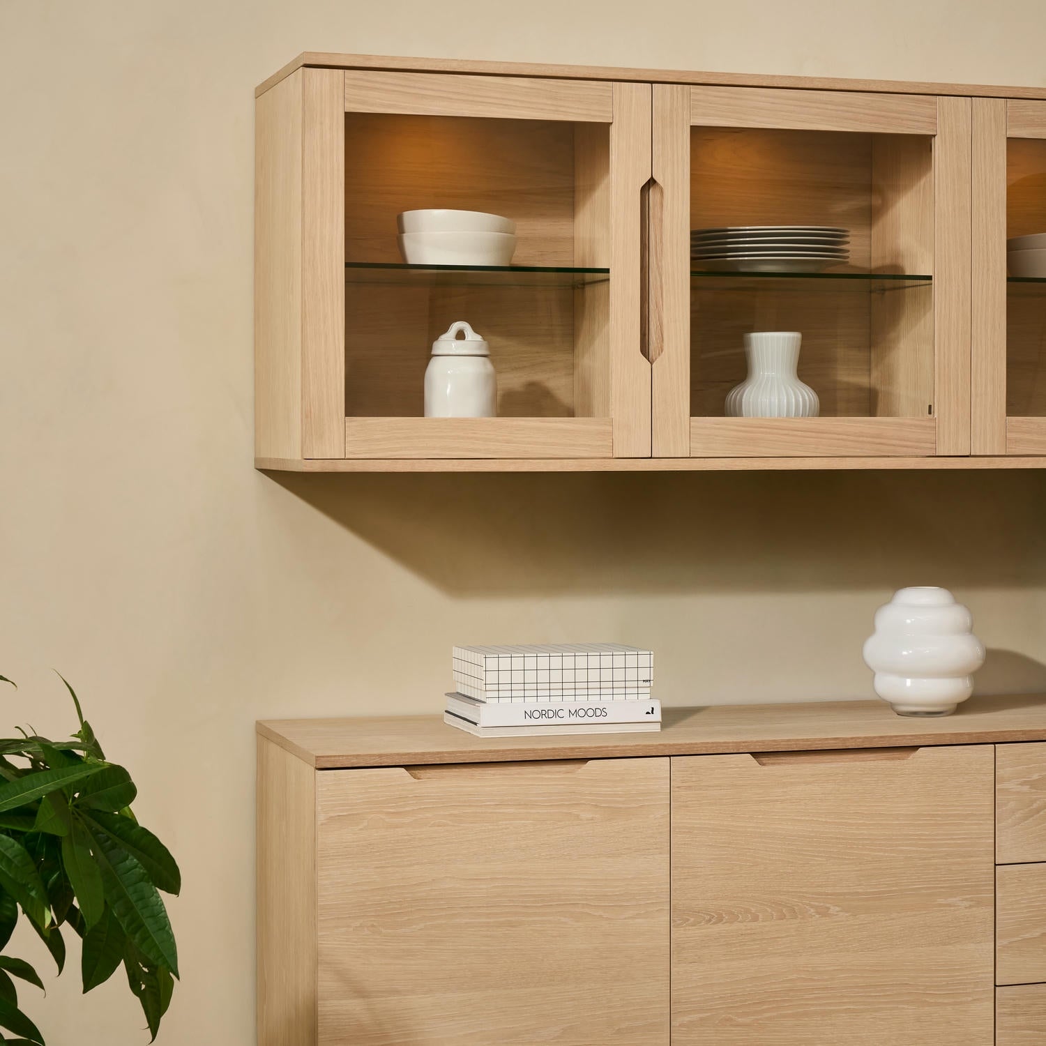 Kerteminde Wandschrank mit LED-Beleuchtung - 160 cm breit - Eiche Weiß geöltes