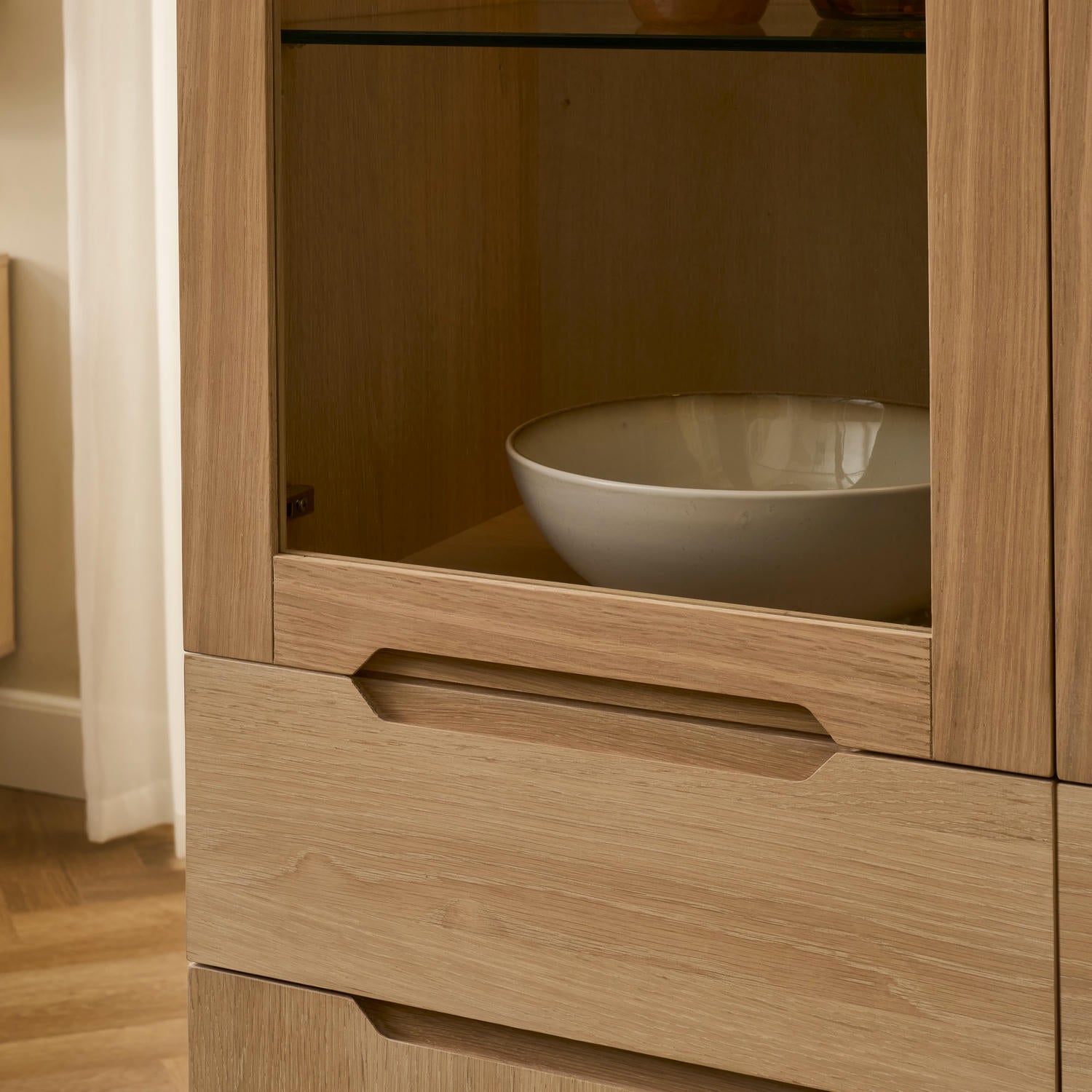 Kerteminde Highboard mit LED-Beleuchtung - 124 cm breit - Eiche Weiß geöltes - FURNHOUSE