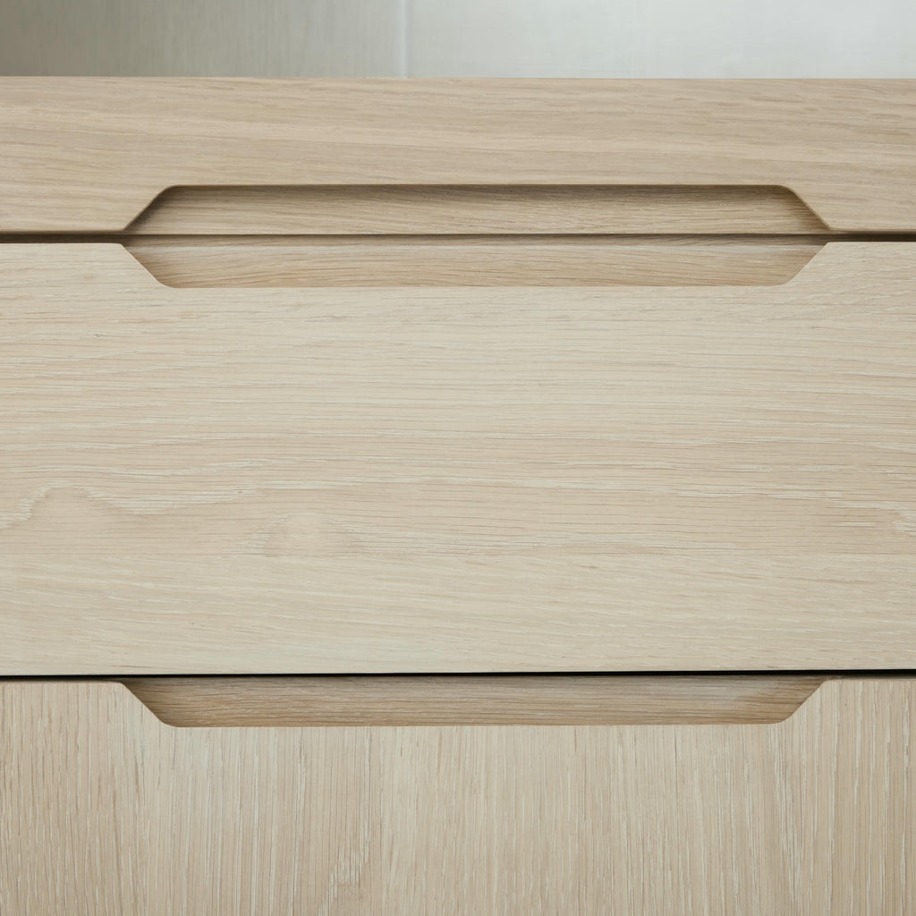 Kerteminde Highboard mit LED-Beleuchtung - 124 cm breit - Eiche Weiß geöltes - FURNHOUSE