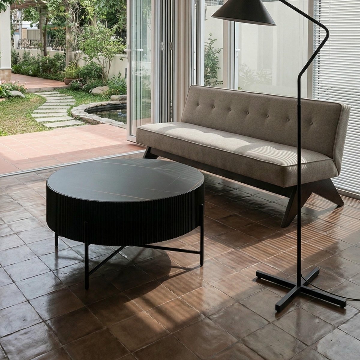 Couchtisch Rund ø80 cm - Marmoroptik & Lamellenoptik Schwarz - FURNHOUSE