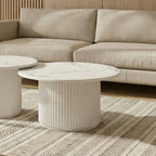 Wohnzimmer im skandinavischen Stil mit Couchtisch Easy ø80 cm Weiß