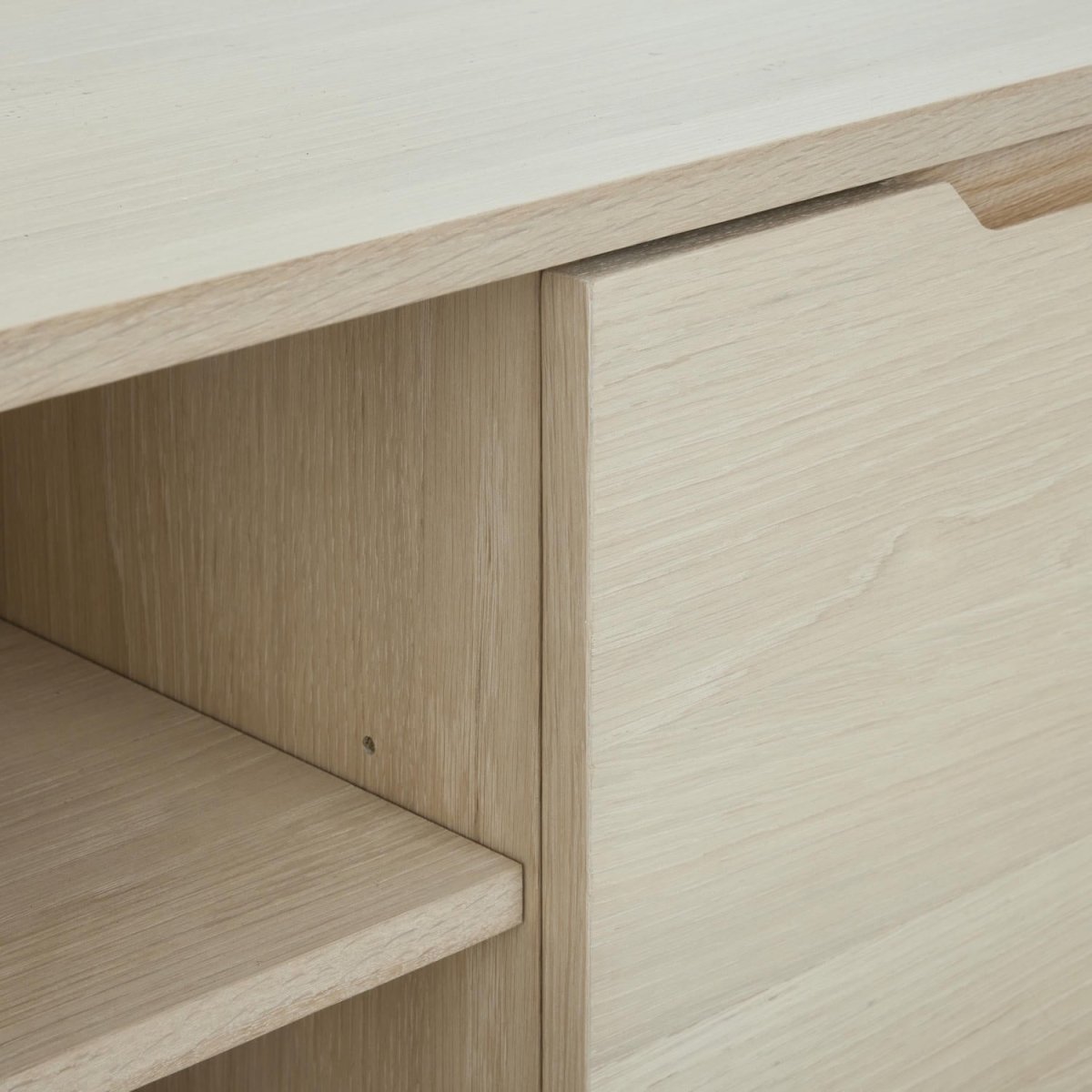 Kerteminde TV-Tisch mit 2 Türen - 160 cm breit - Eiche Weiß geöltes - FURNHOUSE