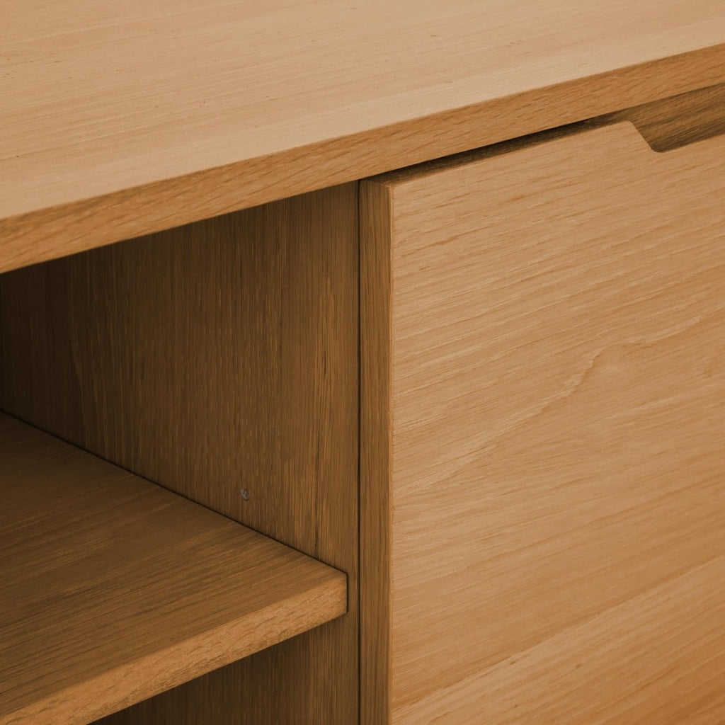 Kerteminde TV-Tisch mit 2 Türen - 160 cm breit - Wildeiche Natur - FURNHOUSE