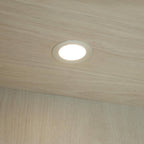 Kerteminde Vitrine mit LED-Beleuchtung - 100 cm breit - Eiche Weiß geöltes - FURNHOUSE