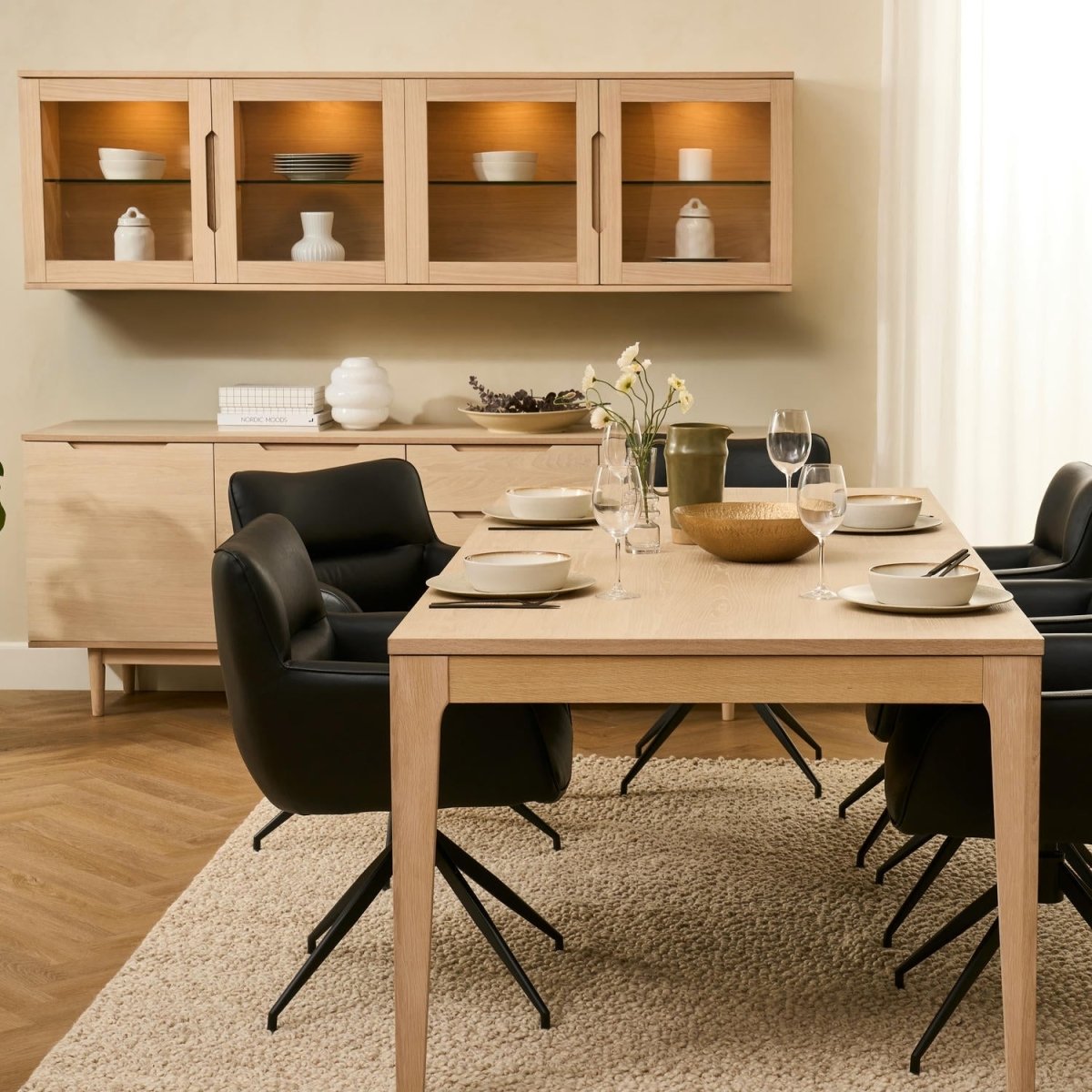 Kerteminde Wandschrank mit LED-Beleuchtung - 213 cm breit - Eiche Weiß geöltes - FURNHOUSE