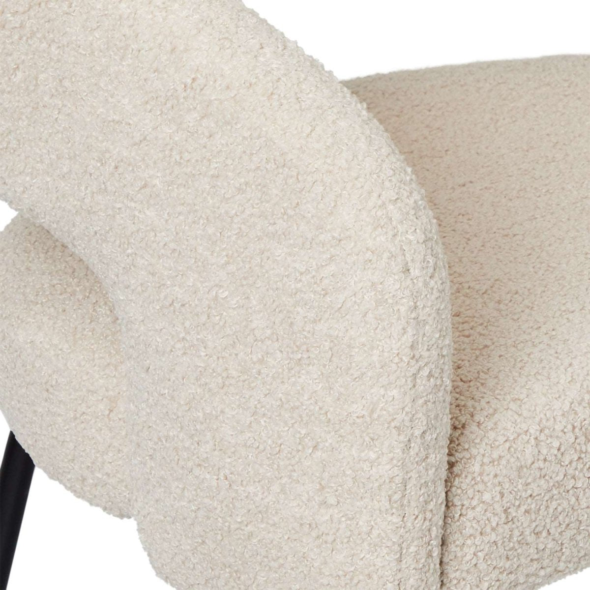 Natalie Esszimmerstühle mit Armlehne 2er Set - Bouclé-Stoff Beige - FURNHOUSE