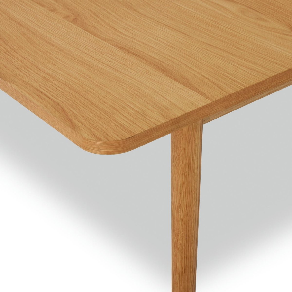 Nyborg Rechteckiger Esstisch 200x100 cm - Ausziehbar bis 300 cm - Wildeiche Natur - FURNHOUSE