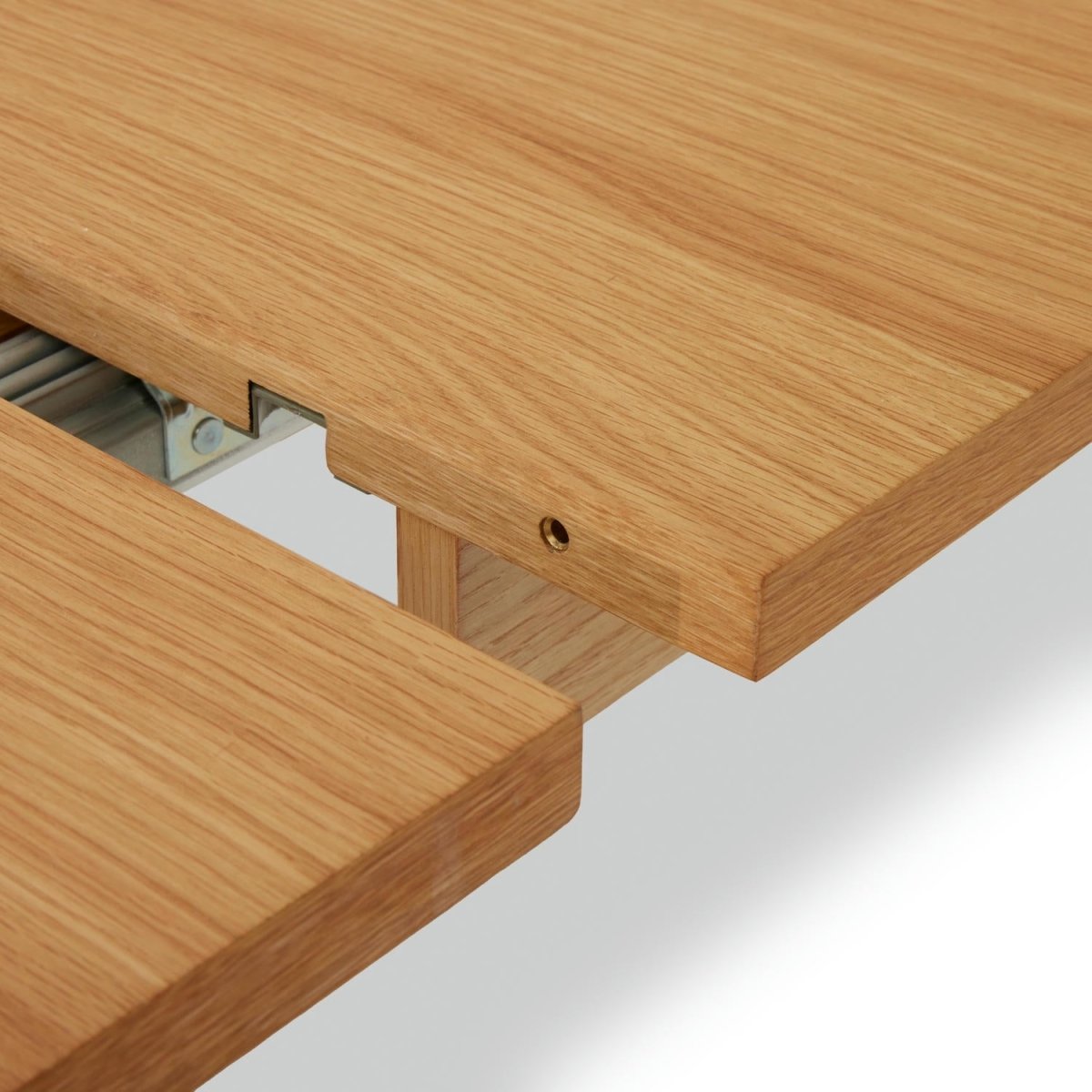 Nyborg Rechteckiger Esstisch 200x100 cm - Ausziehbar bis 300 cm - Wildeiche Natur - FURNHOUSE