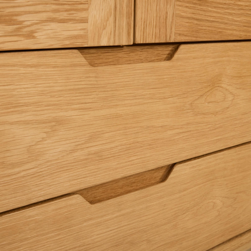 Nyborg Vitrine mit LED-Beleuchtung - 100 cm breit - Wildeiche Natur - FURNHOUSE