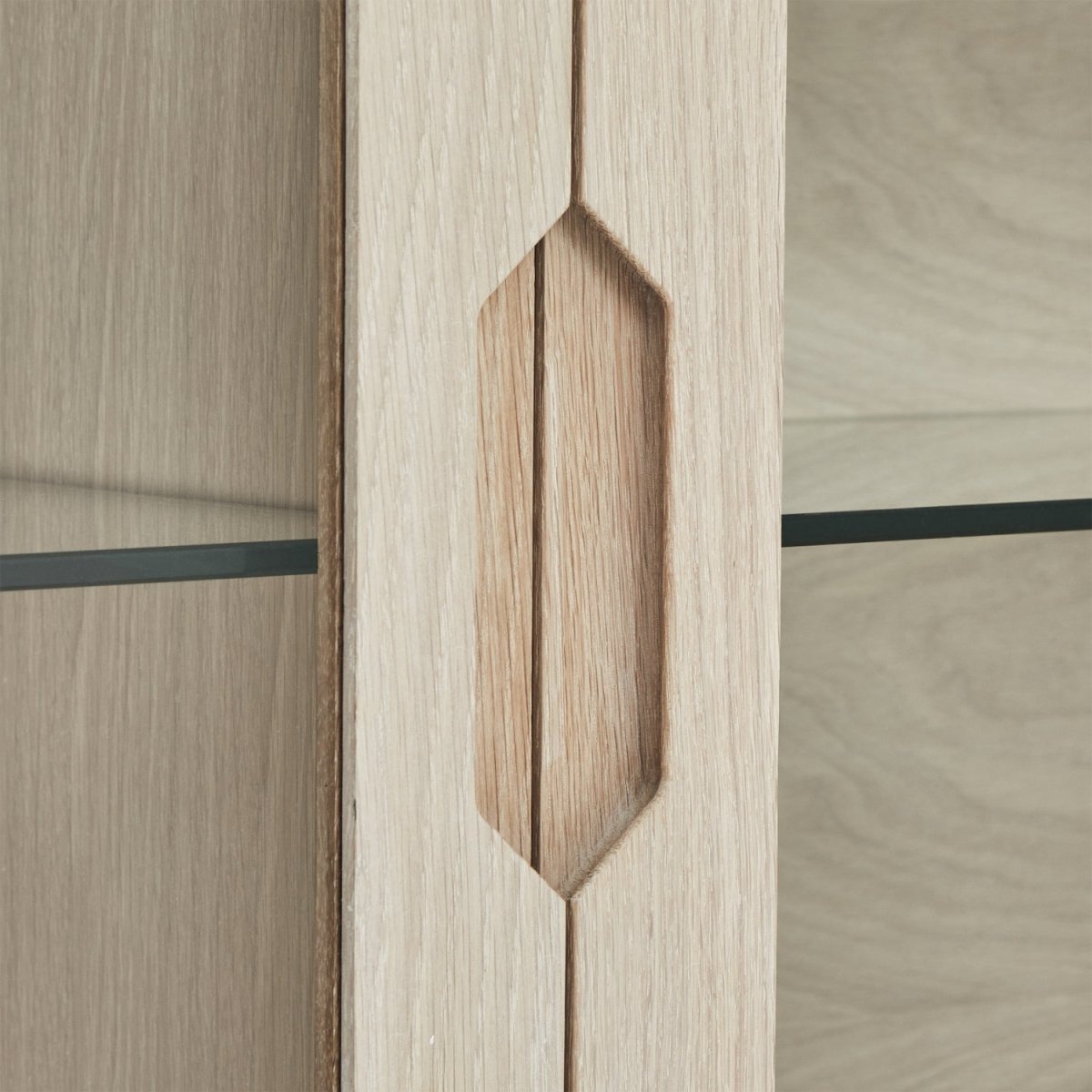 Nyborg Wandschrank mit LED-Beleuchtung - 180 cm breit - Eiche Weiß geöltes - FURNHOUSE