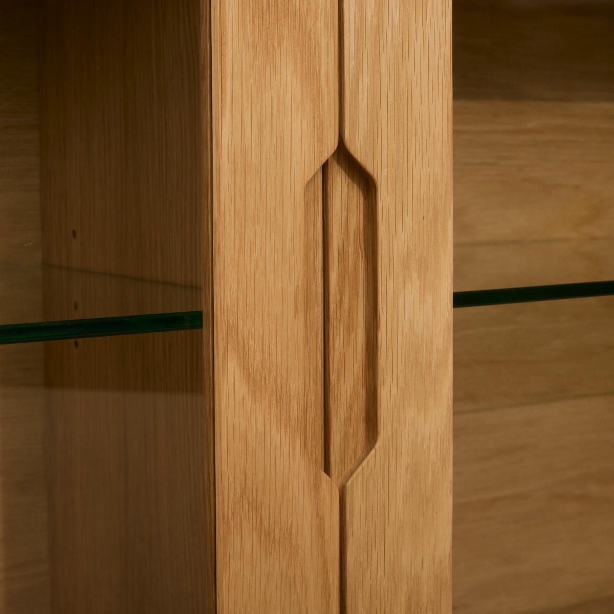 Nyborg Wandschrank mit LED-Beleuchtung - 180 cm breit - Wildeiche Natur - FURNHOUSE