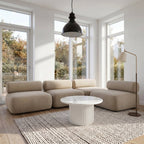 Couchtisch Easy ø80 cm Weiß im Wohnzimmer vor dem Sofa