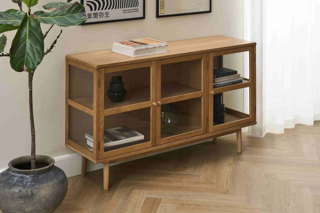 Sideboard mit 3 Glastüren - 137 cm breit - Wildeiche - FURNHOUSE
