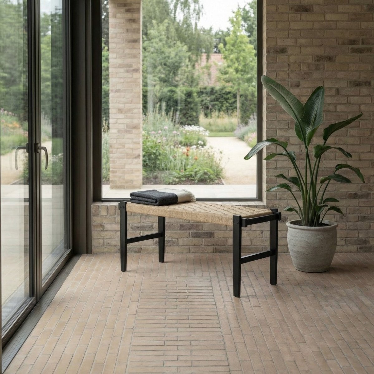 Sitzbank Nobel mit Geflechtsitz - Schwarz/Beige - FURNHOUSE