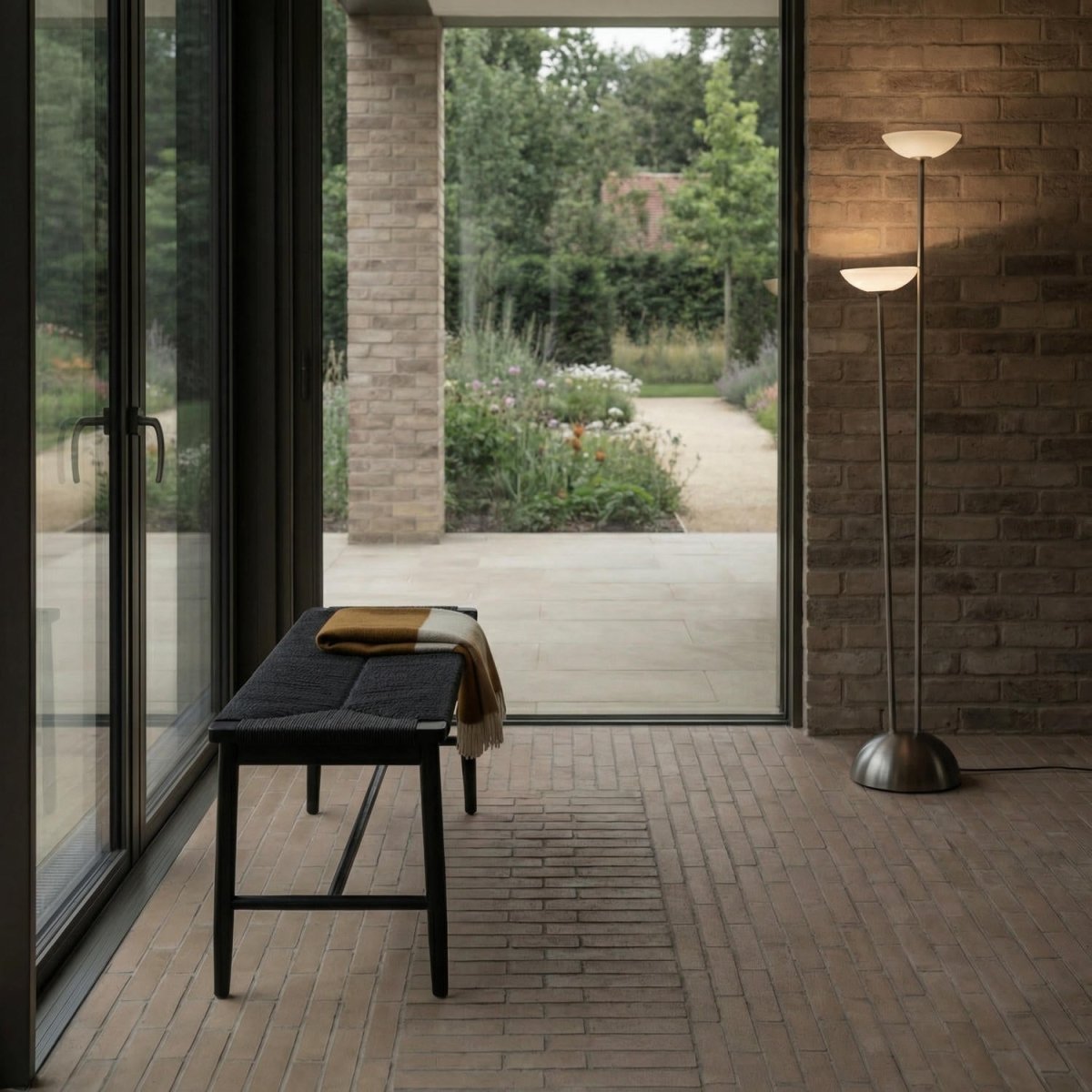 Sitzbank Prime mit Geflechtsitz - Schwarz/Schwarz - FURNHOUSE