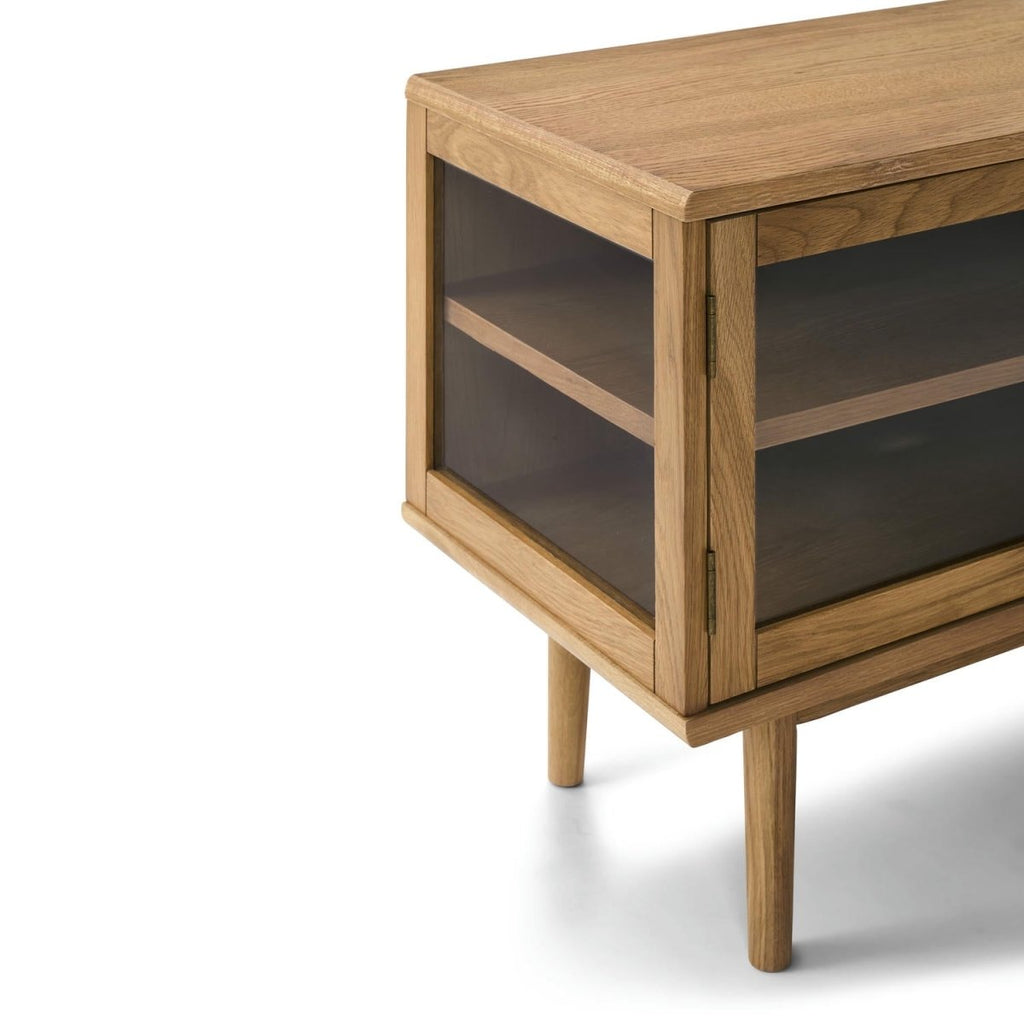 Svendborg TV-Tisch mit 3 Glastüren - 137 cm breit - Wildeiche Natur - FURNHOUSE