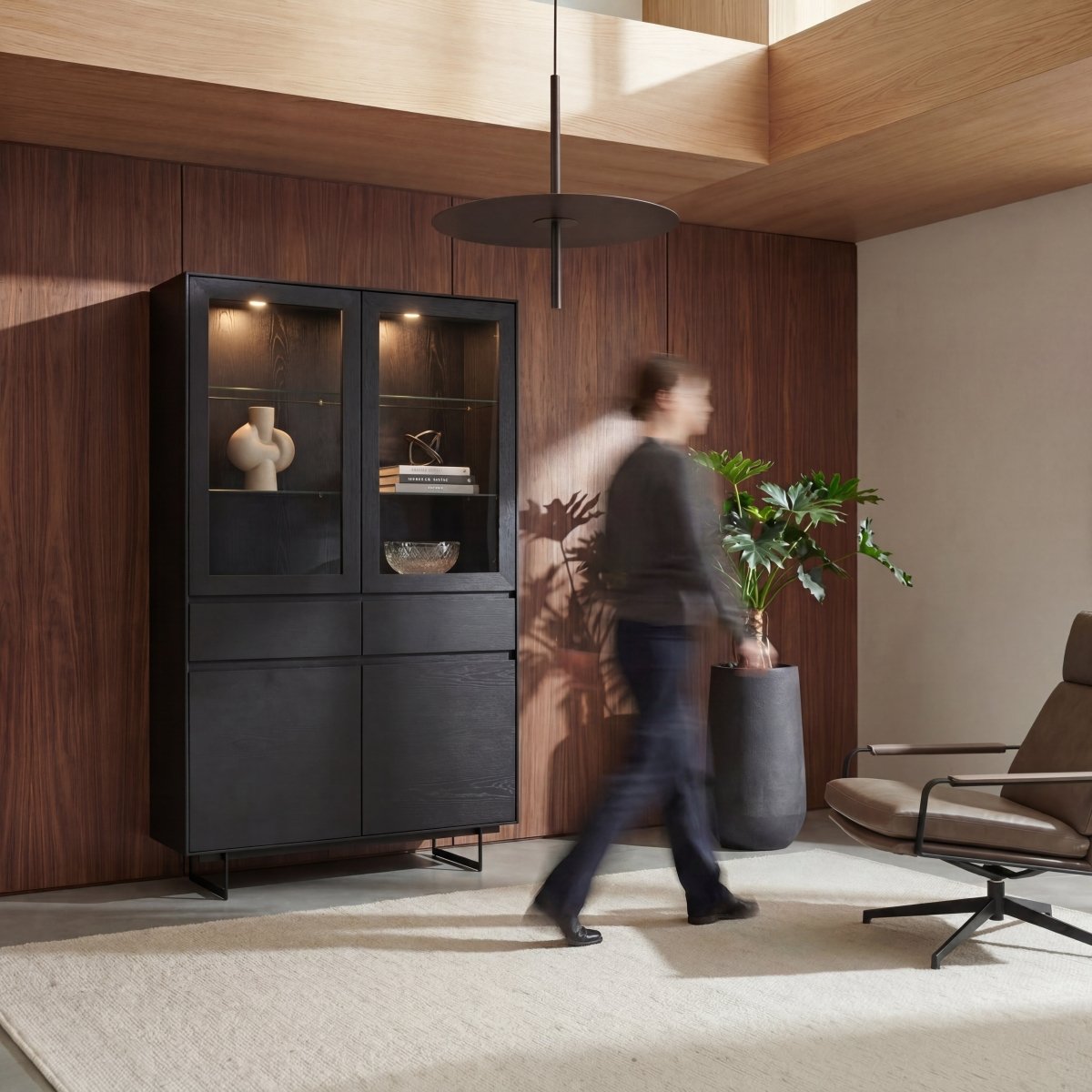 Vitrine mit LED-Beleuchtung - 110 cm breit - Schwarz - FURNHOUSE